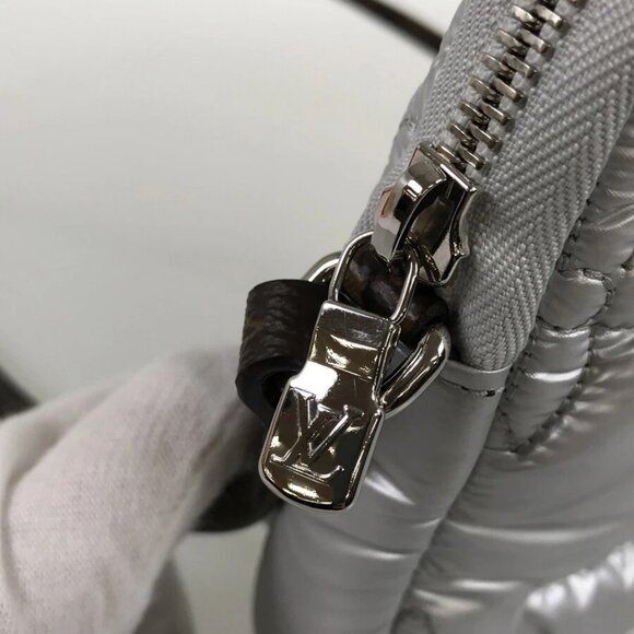 LOUIS VUITTON LV Pillow Phone Pouch M81716 Shoulder bag - Picture 6 of 15